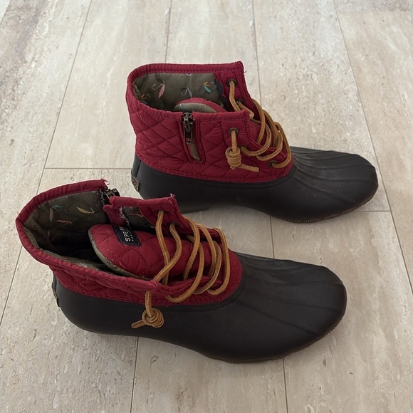 Women's Sperry Saltwater Fisherman Quilted Duck Boots Outdoor Red 8 - Picture 5 of 8